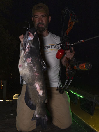 Bowfishing Image